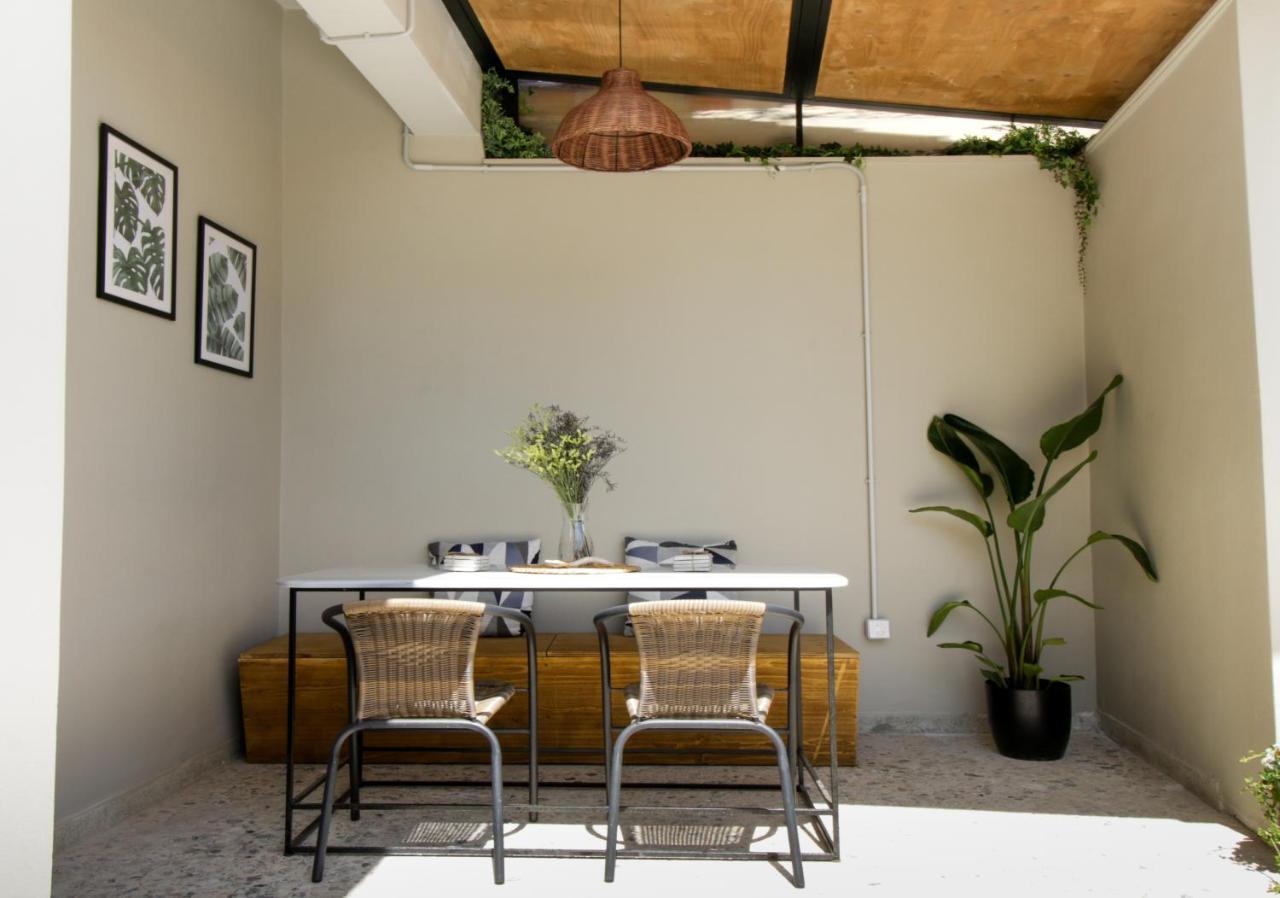 Onos - 2 Bedroom 2 Bathroom Penthouse With Terrace In Old Town Kalamata Exterior photo